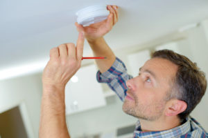 landlord was not responsible for maintaining smoke detectors